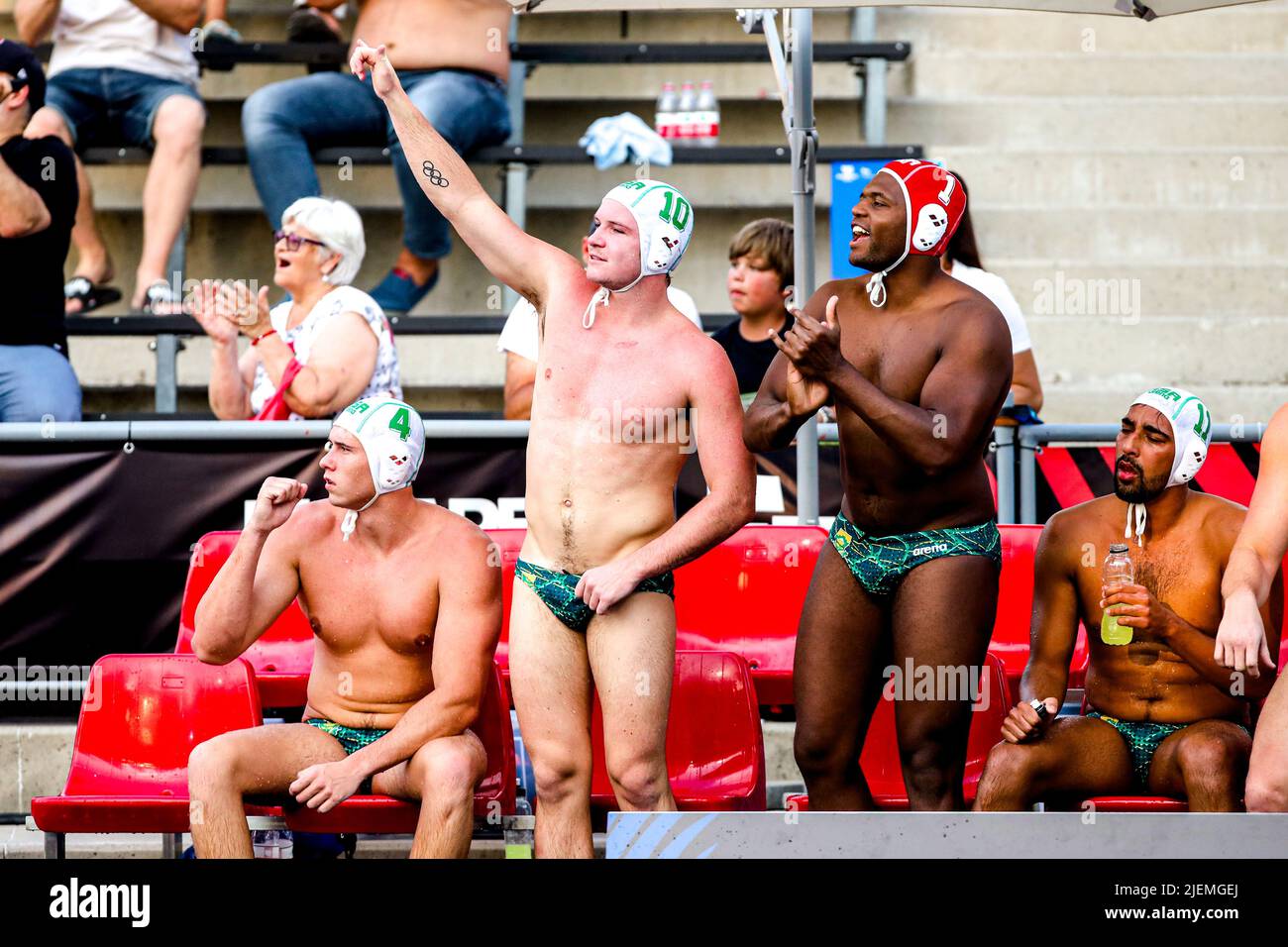 BUDAPEST, UNGHERIA - 27 GIUGNO: Todd James Howard del Sudafrica, Ross Stuart Stone, Lwazi Madi del Sudafrica durante i campionati mondiali FINA Budapest 2022 1/8 Finals match tra Sudafrica e Stati Uniti il 27 giugno 2022 a Budapest, Ungheria (Foto di Albert ten Hove/Orange Pictures) Foto Stock