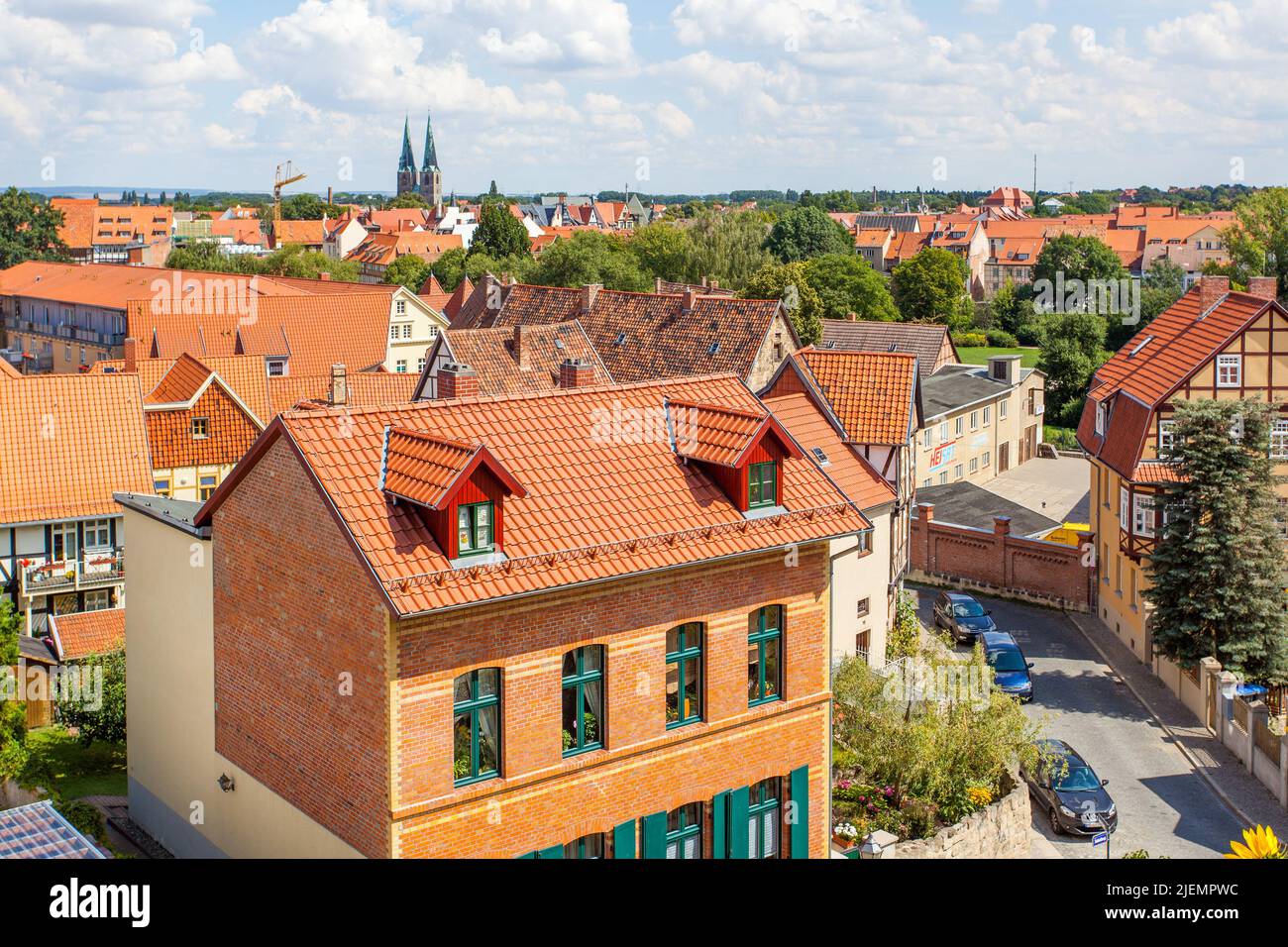 Quedlinburg, Germania - 12 agosto 2012: Vista della città di Quedlinburg dall'alto Foto Stock