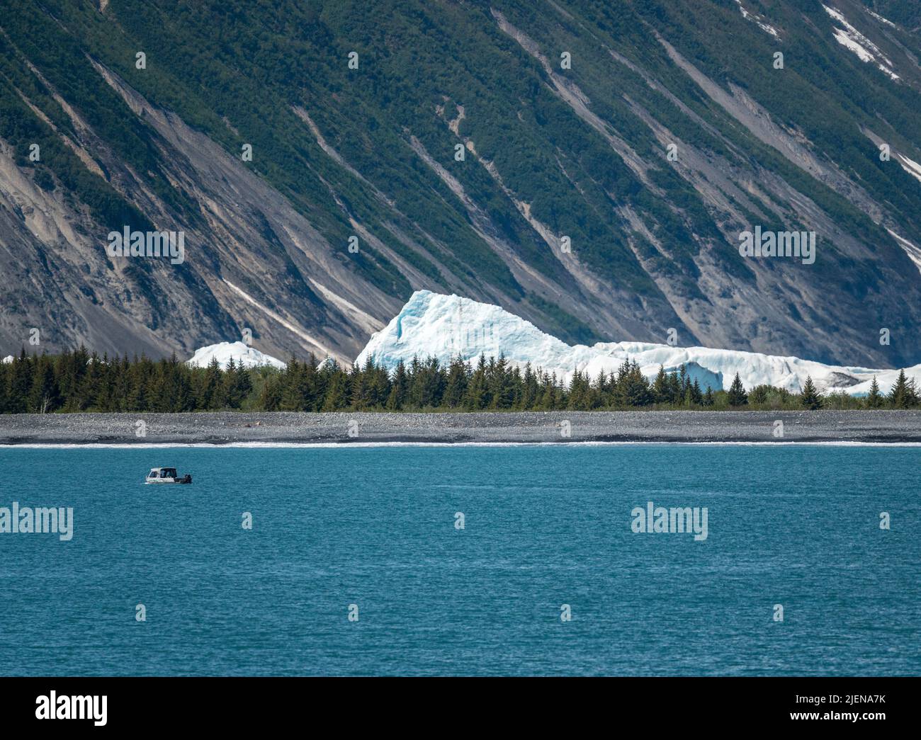 Ampia vista del ghiacciaio Bear che entra nella Resurrection Bay vicino a Seward Alaska Foto Stock