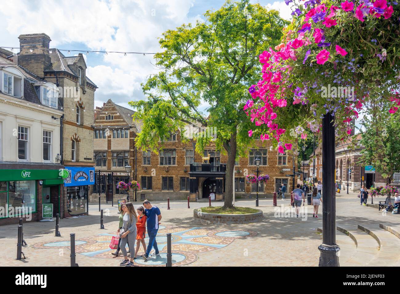 Area pedonale per Market Street, Wellingborough, Northamptonshire, England, Regno Unito Foto Stock