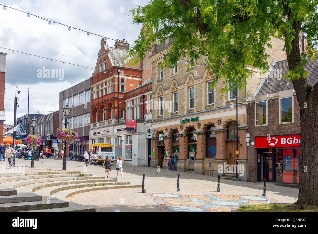 Area pedonale per Market Street, Wellingborough, Northamptonshire, England, Regno Unito Foto Stock