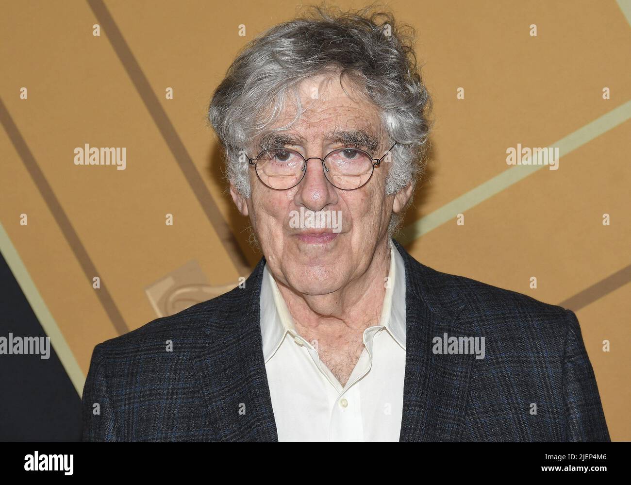 Los Angeles, Stati Uniti. 27th giugno 2022. Elliott Gould arriva agli UNICI OMICIDI NELLA STAGIONE DELL'EDIFICIO 2 Los Angeles Premiere tenuto al DGA Theatre di Los Angeles, CA il lunedì 27 giugno 2022. (Foto di Sthanlee B. Mirador/Sipa USA) Credit: Sipa USA/Alamy Live News Foto Stock