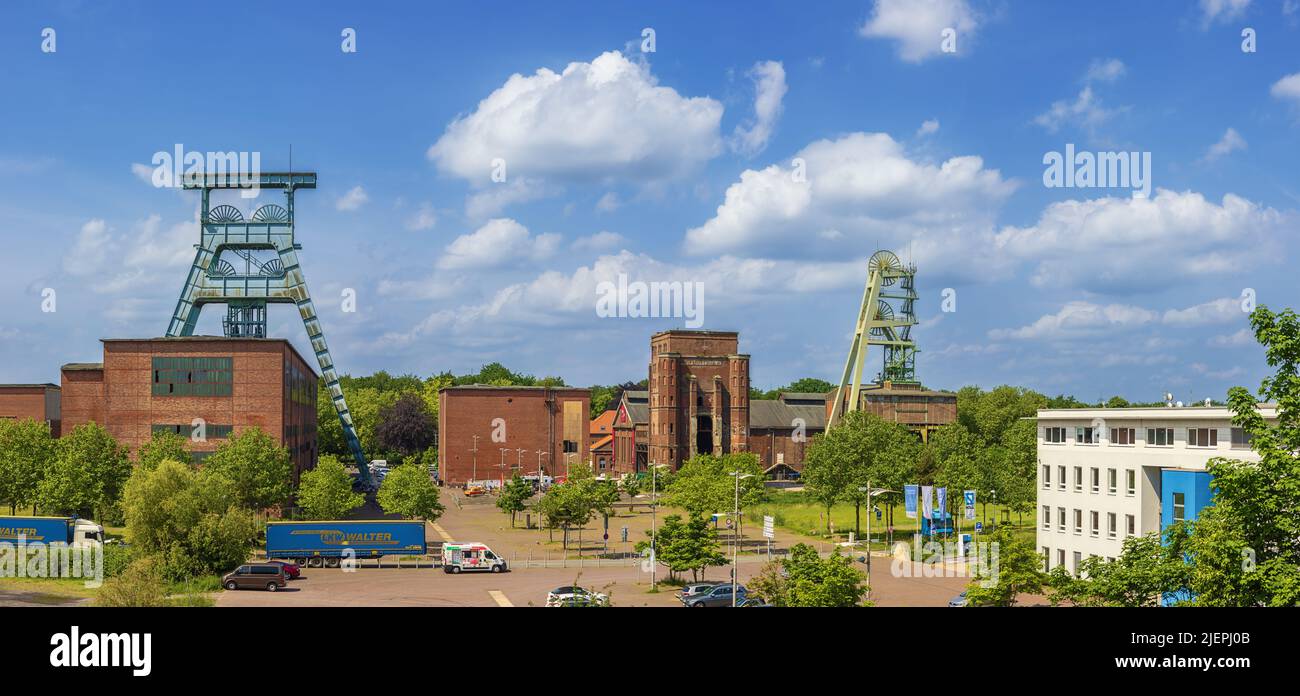 Editoriale: HERTEN, RENANIA SETTENTRIONALE-VESTFALIA, GERMANIA, 22 MAGGIO 2022 - Panoramica panoramica del Colliery di Ewald che è diventato un sito commerciale Foto Stock