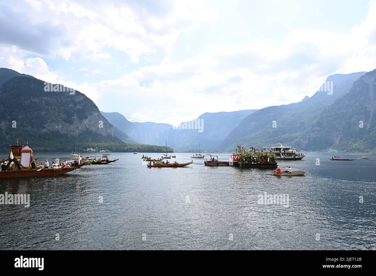 Processione del Corpus Christi sul lago Hallstatt Foto Stock