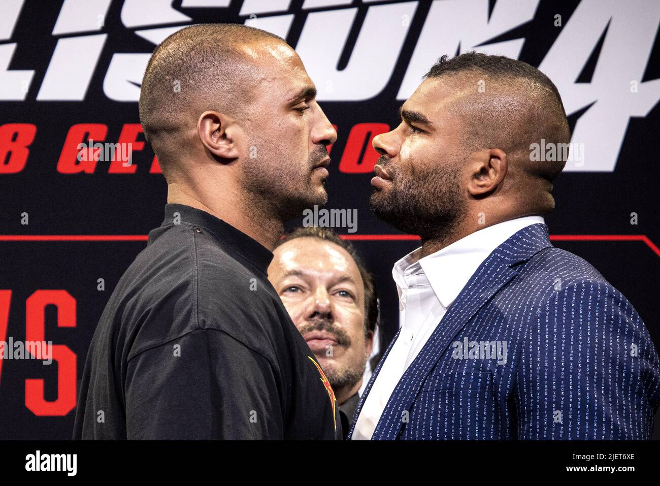 2022-06-28 12:41:58 UTRECHT - Badri Hari e Alistair Overeem si sono stabilati durante la conferenza stampa che conduce alla lotta di GLORIA: COLLISIONE 4. ANP RAMON VAN FLYMEN olanda OUT - belgio OUT Foto Stock