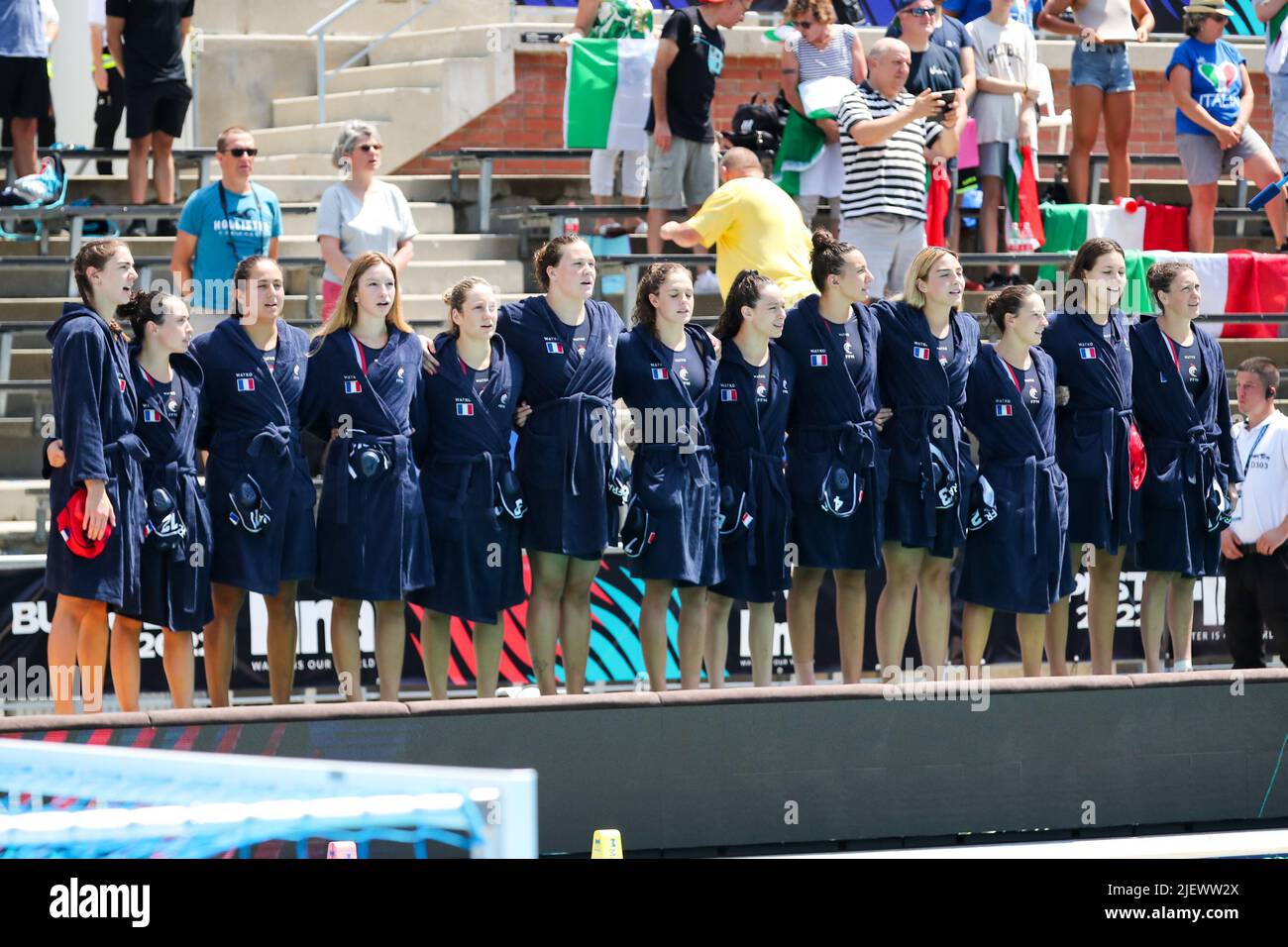 BUDAPEST, UNGHERIA - GIUGNO 28: Anne Collas di Francia, Audrey Daule di Francia, Camille Radosavljevic di Francia, Viviane Bahia di Francia, Ema Vernoux di Francia, Aurelie Battu di Francia, Juliette Dhalluin di Francia, Kehena Benlekbir di Francia, Camelia Bouloubachi di Francia, Gabrielle Fitaire di Francia, Francia lotto di Francia, Estelle di Francia, Francia Chloe Vidal di Francia, Louise Guillet (c) di Francia durante i campionati mondiali FINA Budapest 2022 Quarter Final match Italia / Francia il 28 giugno 2022 a Budapest, Ungheria (Foto di Albert ten Hove/Orange Pictures) Foto Stock