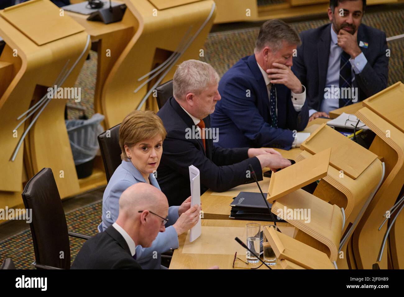 Edimburgo Scozia, Regno Unito 28 giugno 2022. Primo Ministro della Scozia, Nicola Sturgeon al Parlamento scozzese, dove presenta una “route map” per un nuovo voto sull’indipendenza scozzese. Credit sst/alamy live news Foto Stock