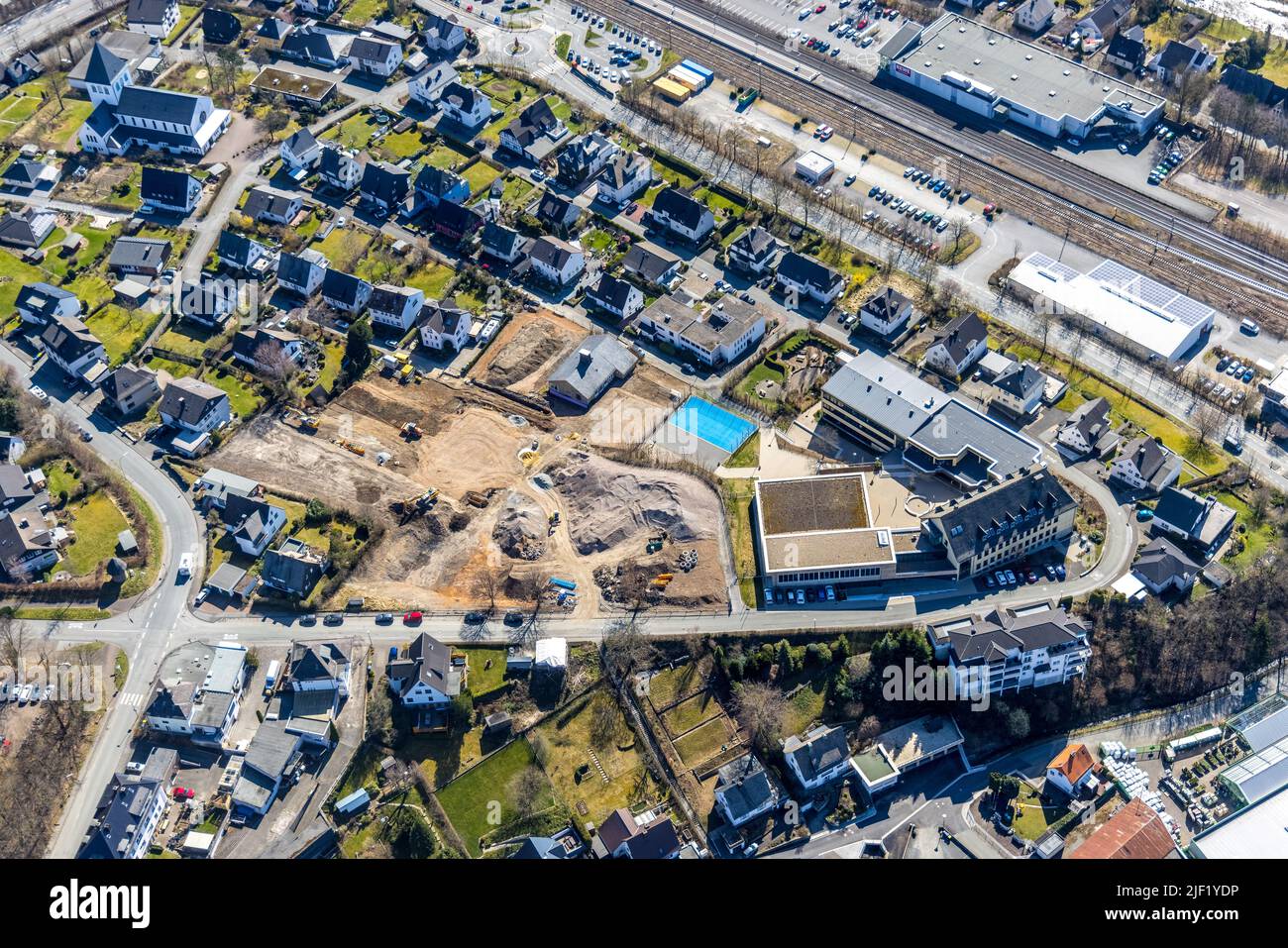 Vista aerea, cantiere una Cappella di Klocken e la scuola secondaria di St. Walburga, Meschede città, Meschede, Sauerland, Renania settentrionale-Vestfalia, Tedesco Foto Stock