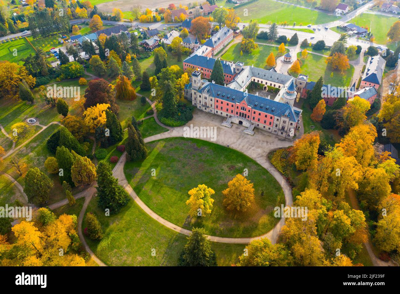 Veduta aerea del castello di Sychrov, Repubblica Ceca Foto Stock