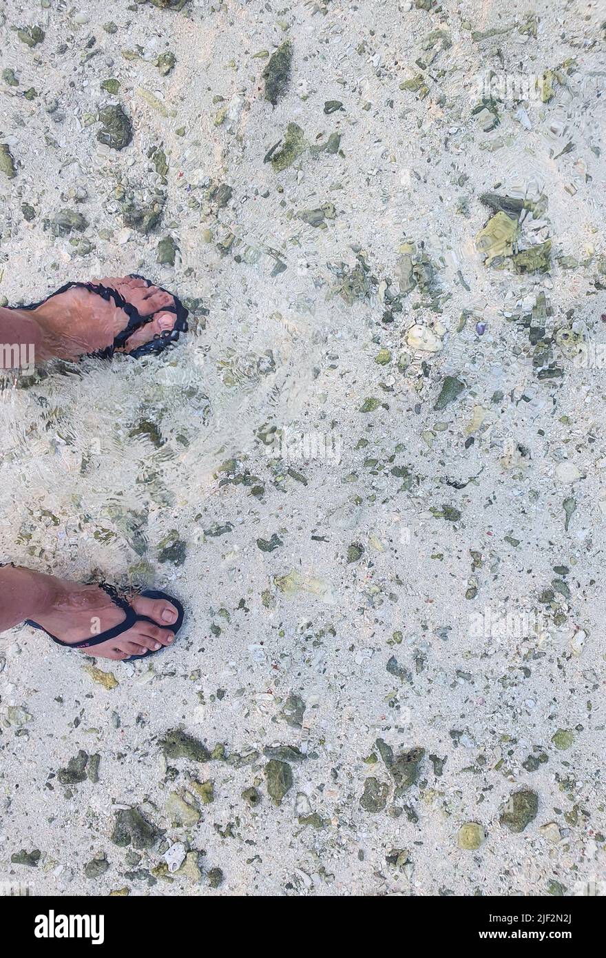 Lakshadweep, India - 15 marzo 2022: Acque limpide e corallo a Kalpeni Island Lakshadweep Foto Stock