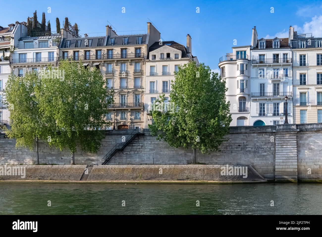 Parigi, ile saint-louis e quai de Bethune, splendidi edifici antichi, panorama Foto Stock