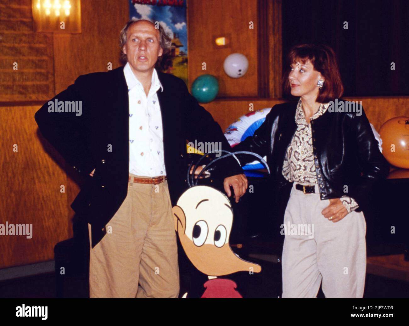 Herman van Veen, Niederländischer Musiker, hier beim ZDF Pressetermin: Herman van Veen und die Ente Kwak, ein musikalisches Abenteuer nach einer Idee von Herman van Veen, Deutschland, 1990. Herman van Veen, musicista olandese, qui all'evento stampa ZDF: Herman van Veen und die Ente Kwak, un'avventura musicale basata su un'idea di Herman van Veen, Germania, 1990. Foto Stock