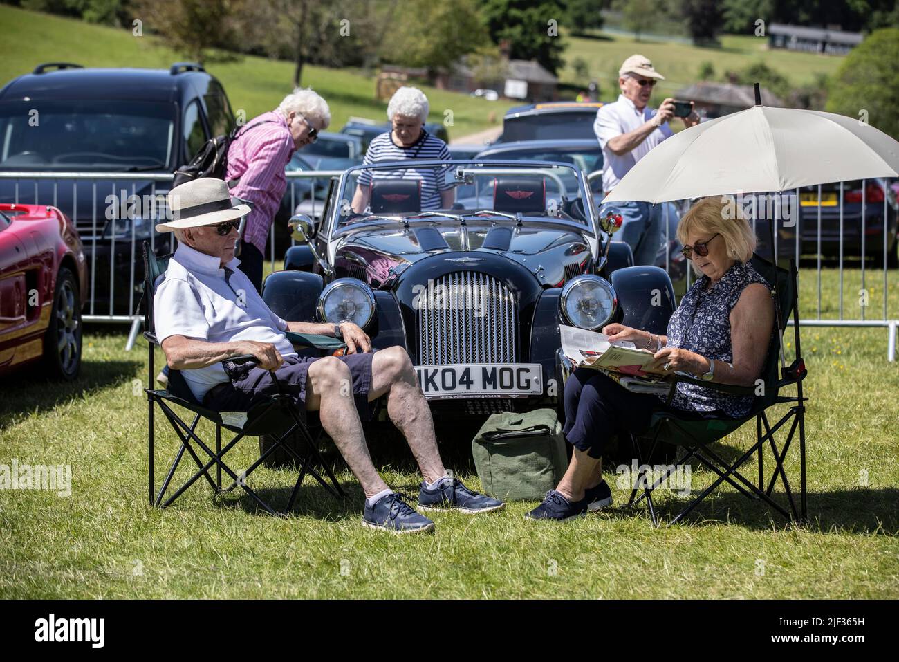 Gli appassionati di auto potranno godersi il caldo del Supercars & Classics Weekend a Stoner Park, Oxford, Inghilterra, Regno Unito Foto Stock