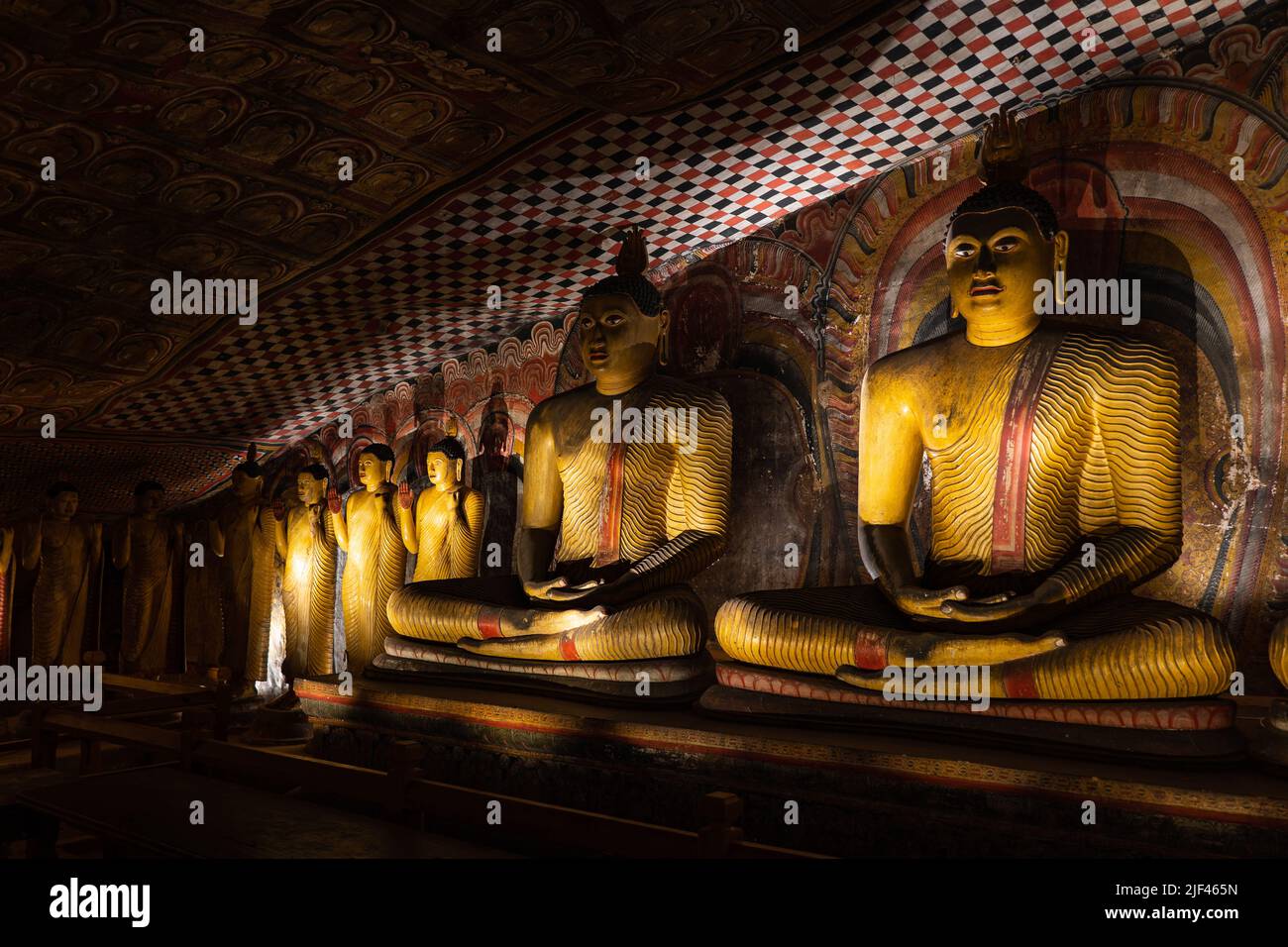 Statua del Buddha nel tempio di Dambulla, Sri Lanka Foto Stock