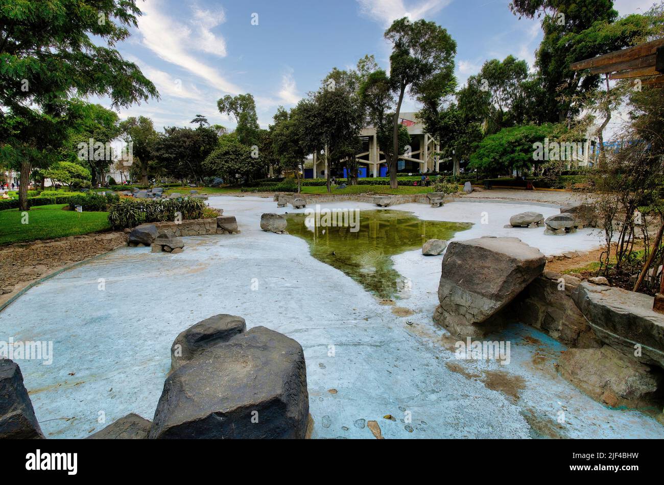 Il Parco delle Esposizioni Lima risale al Salone Internazionale di Lima del 1900. Un bellissimo spazio verde nel centro della capitale del Perù Foto Stock