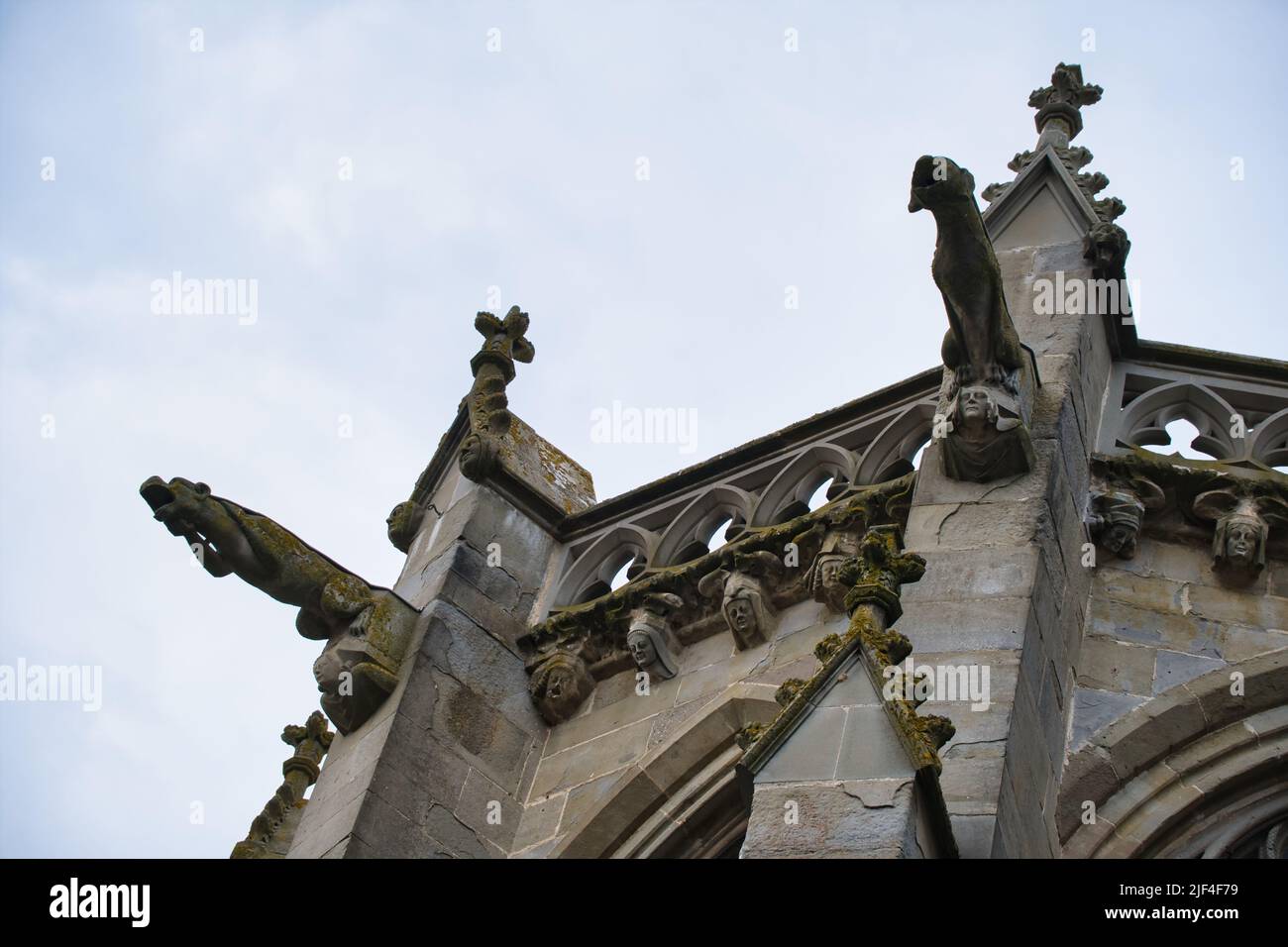 Dettagli gotici della Basilica Saint Nazaire all'interno della cité a Carcassonne Foto Stock
