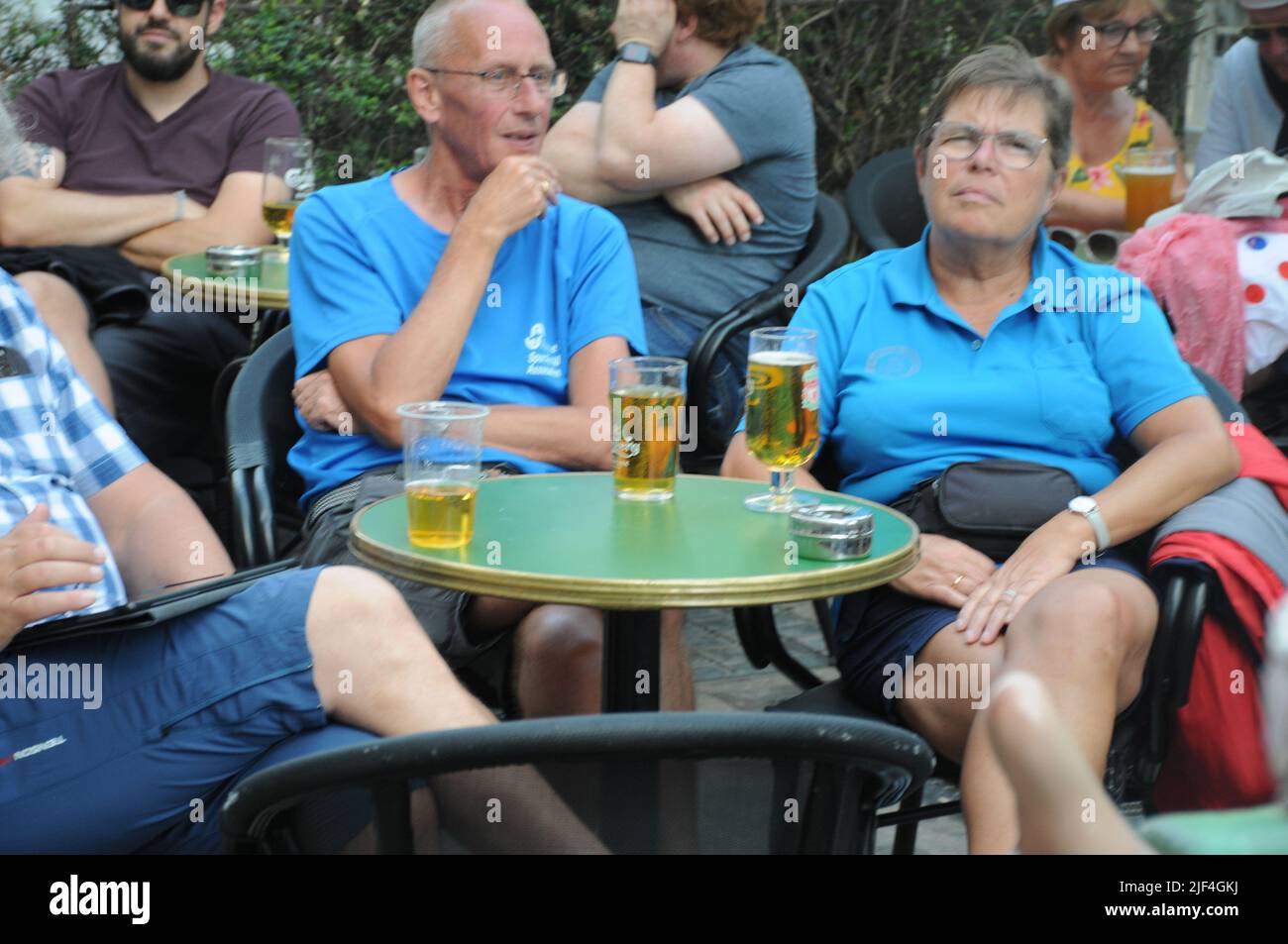 Copenaghen /Danimarca/29 Giugno 2022/Tour de France i motociclisti sono arrivati nella capitale danese e nella roputa in Tour de France sgtrt il 1 luglio 2022 e i fanatici e i teloni godono di una giornata con gli uomini sportivi e gli appassionati di sport cibo e bevande e tenere fresco tempo estivo.(Photo..Francis Dean / Dean Pictures. Foto Stock