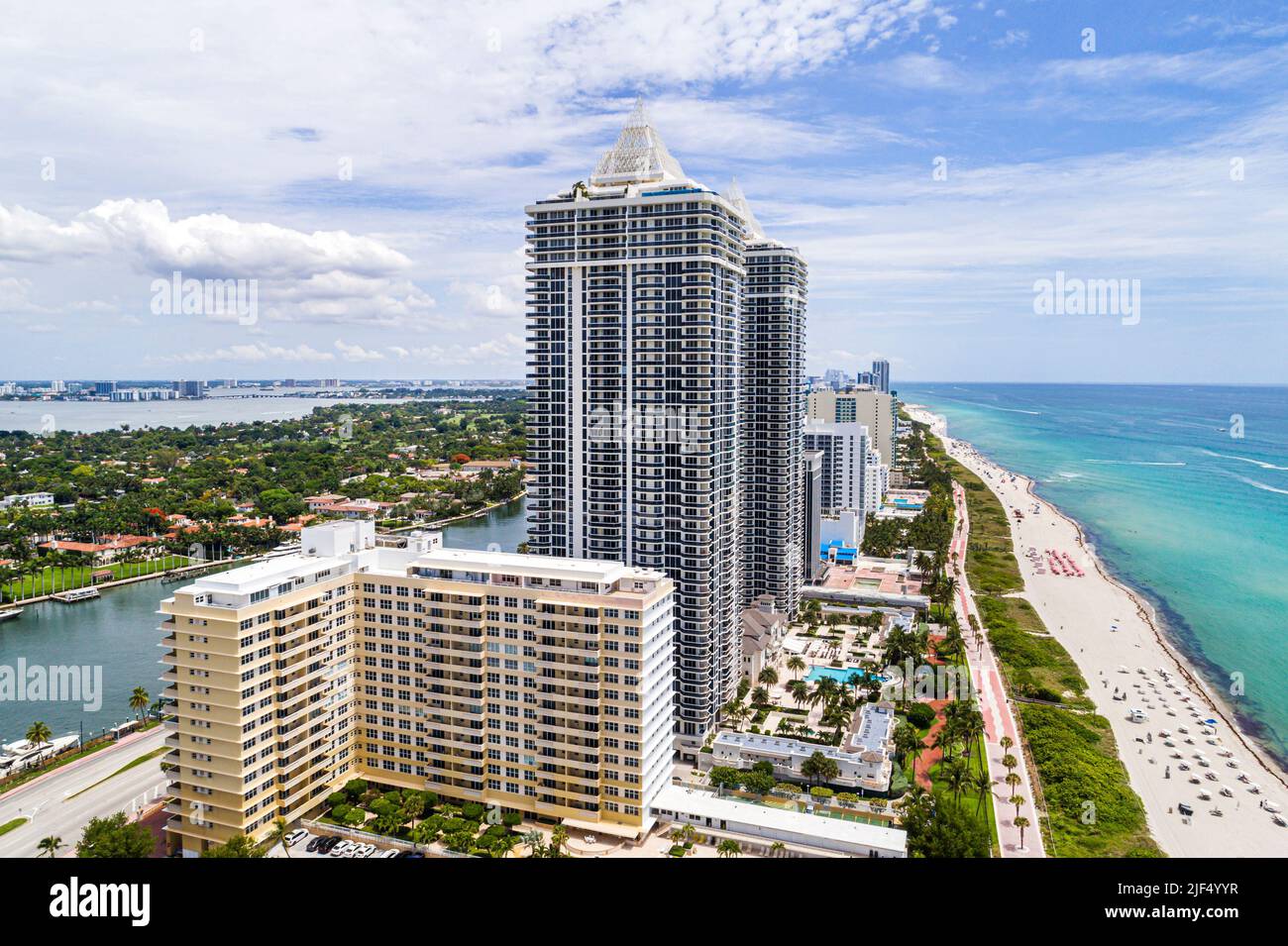 Miami Beach Florida, vista aerea dall'alto, edifici condominali di lusso Blue Green Diamond, Mimosa Condominium fronte oceano Foto Stock