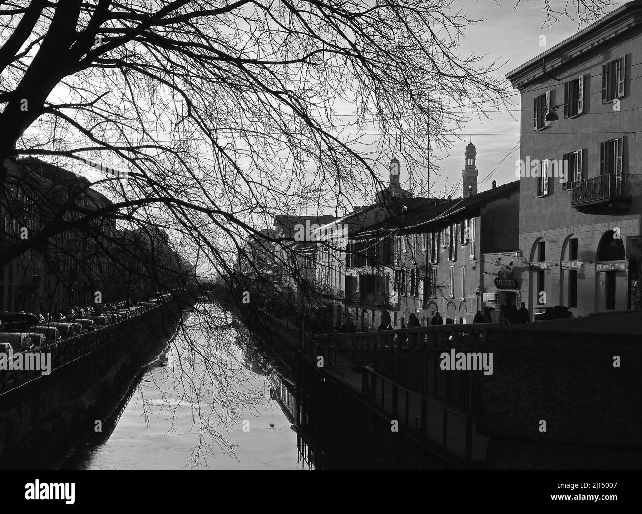 A piedi nel centro di Milano Foto Stock