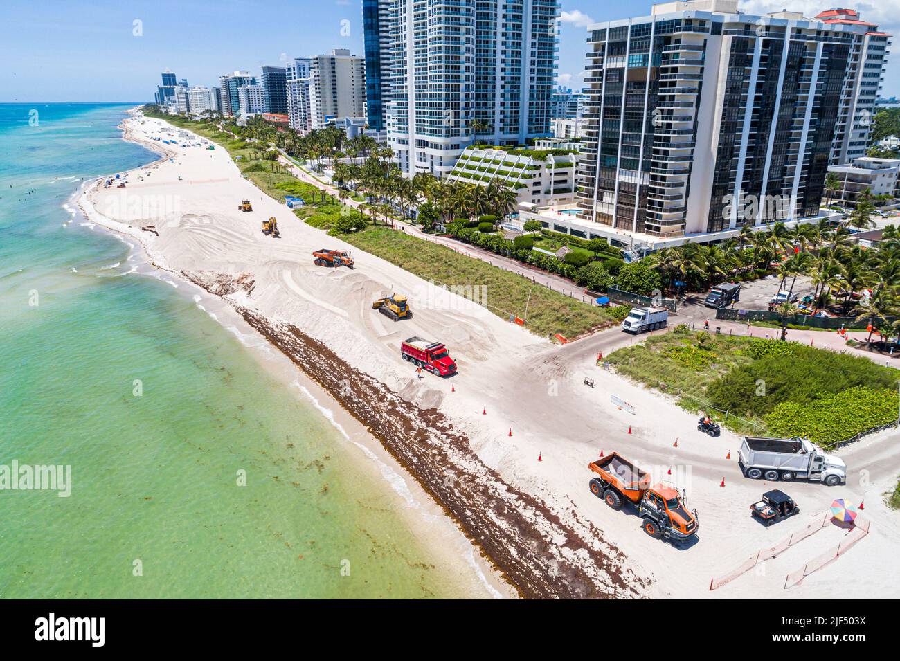 Miami Beach Florida, vista aerea dall'alto, Oceano Atlantico costa costa spiaggia pubblica restauro sabbia restauro erosione, aumento livello del mare er Foto Stock