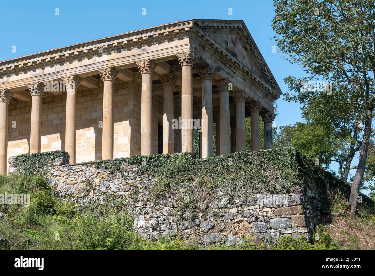 Chiesa di San Giorgio, Las Fraguas in Cantabria, Spagna Foto Stock