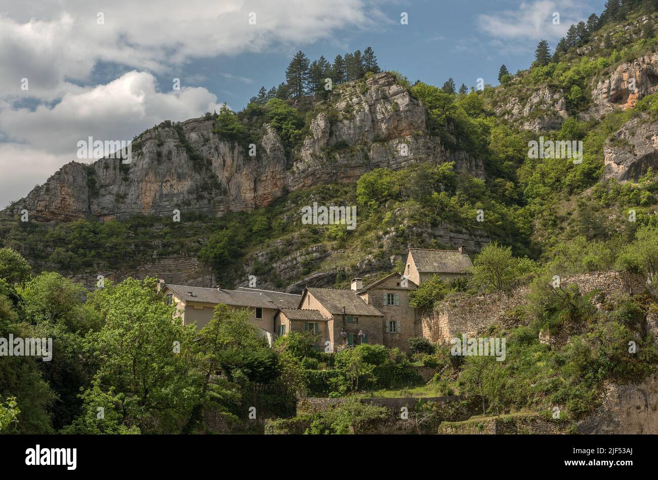 Edifici storici nel comune di Sainte-Enimie, Gorges du Tarn Causses, Occitania, Francia Foto Stock