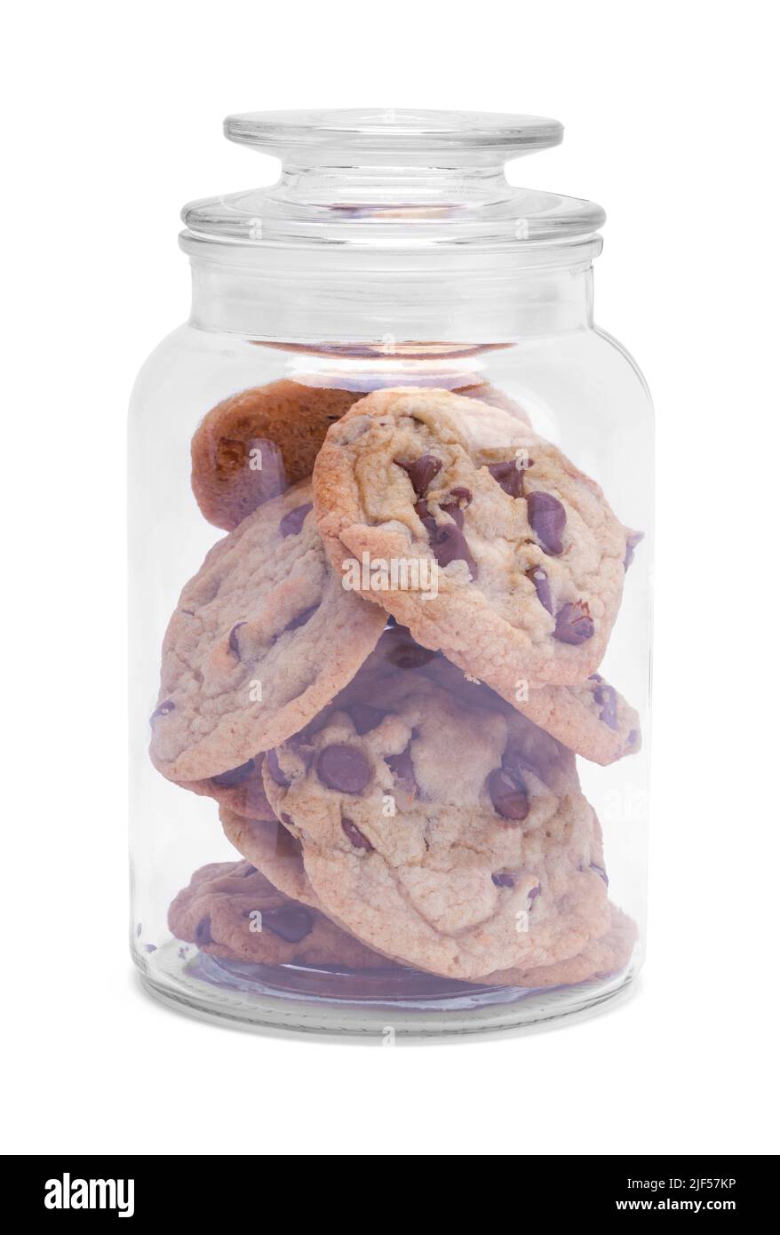 Vaso in vetro pieno di biscotti tagliato su bianco. Foto Stock