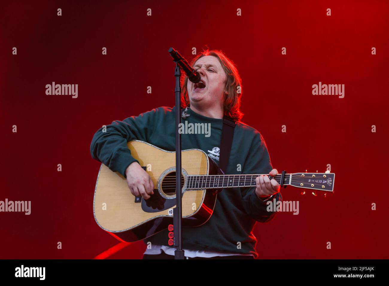 Lancashire, Inghilterra. 29 giugno 2022, Lewis Capaldi suona il Lytham Festival dal vivo mercoledì 29 giugno 2022 Foto Stock