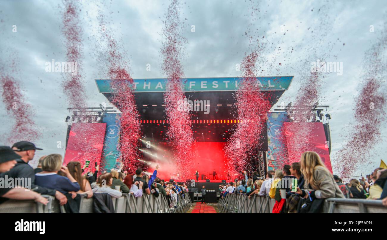 Lancashire, Inghilterra. 29 giugno 2022, Lewis Capaldi suona il Lytham Festival dal vivo mercoledì 29 giugno 2022 Foto Stock