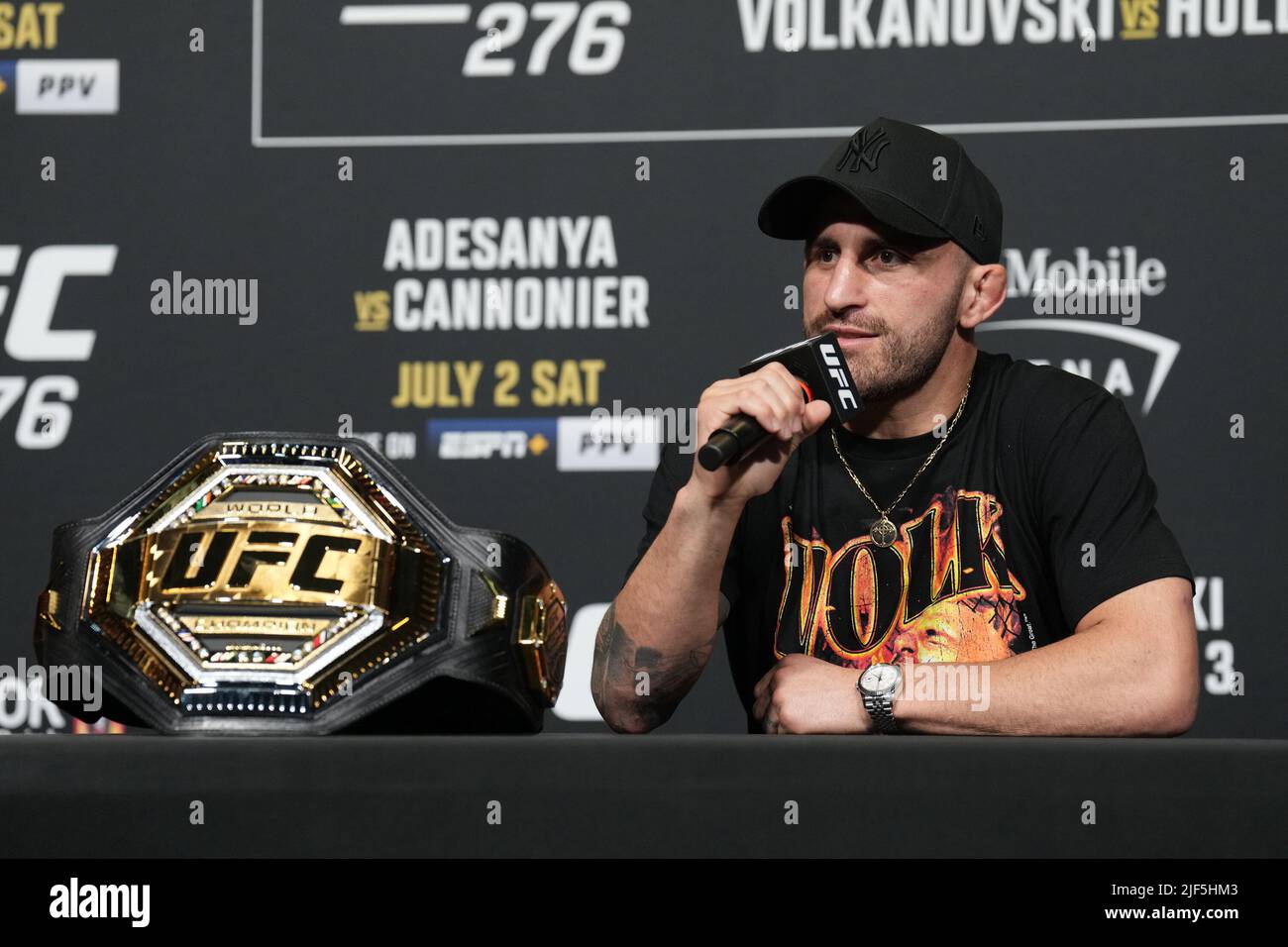 LAS VEGAS, NV - Giugno 29: Alexander Volkanovski incontra la stampa per la giornata media alla UFC Apex per UFC 276 - Adesanya vs Connonier - Media Day il 29 giugno 2022 a LAS VEGAS, NV, Stati Uniti. (Foto di Louis Grasse/PxImages) Foto Stock