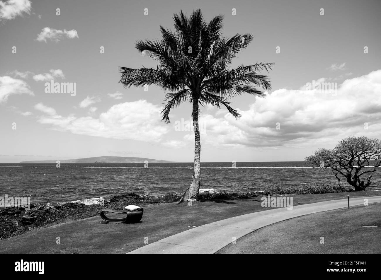 Tranquillità da sogno per la riva. Vista panoramica della spiaggia sull'isola hawaiana di Maui. Foto Stock