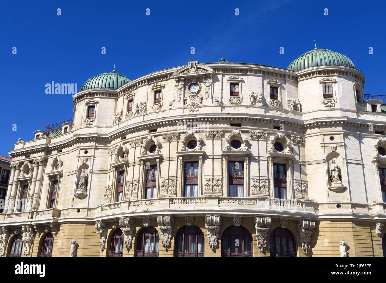 Teatro Arriaga, Plaza Arriaga, Bilbao, Spagna. Il teatro fu progettato da Joaquín Rucoba e ricostruito nel 1985 a seguito di un'alluvione nel 1983. Foto Stock