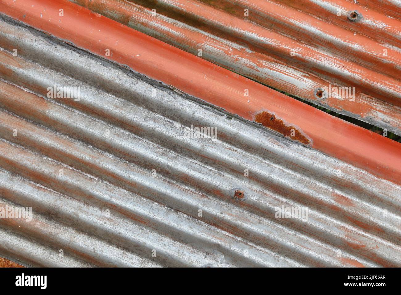 Superficie metallica di fondo industriale. Grugnosa struttura in metallo arrugginito. Foto Stock