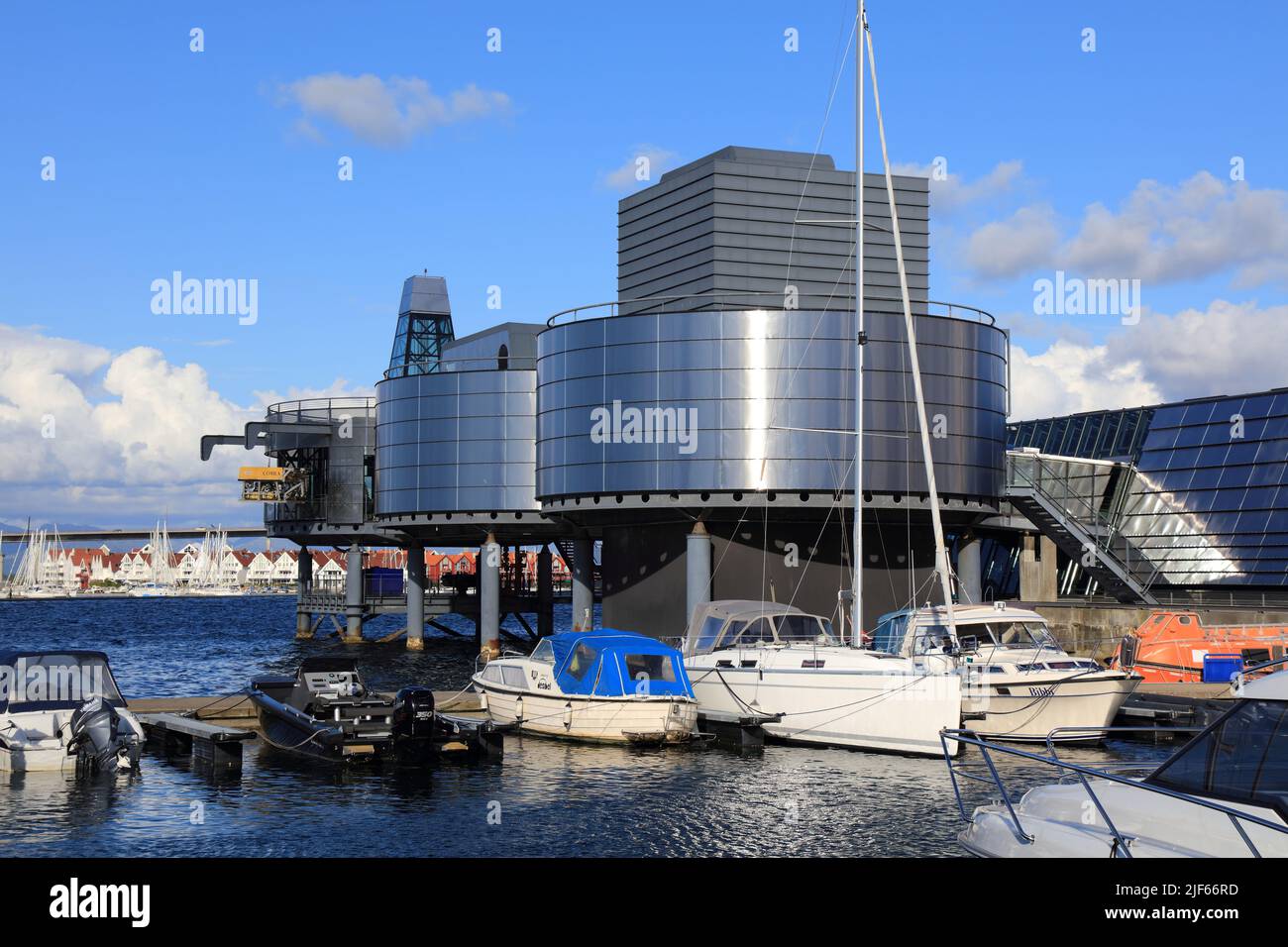 STAVANGER, NORVEGIA - 20 LUGLIO 2020: Norwegian Petroleum Museum a Stavanger, Norvegia. Stavanger è la terza area metropolitana più grande della Norvegia con 319, Foto Stock