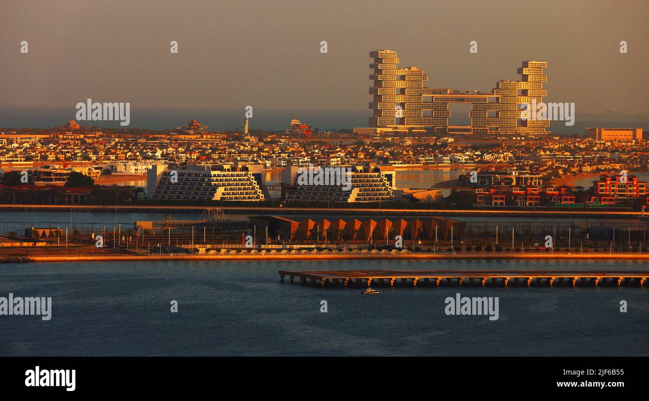 Dubai, The Royal Atlantis, Hotel, Modernes Design und moderne Architektur im modernen Gebäude a Dubai, ein Luxushotel aus Glas und Stahl Foto Stock