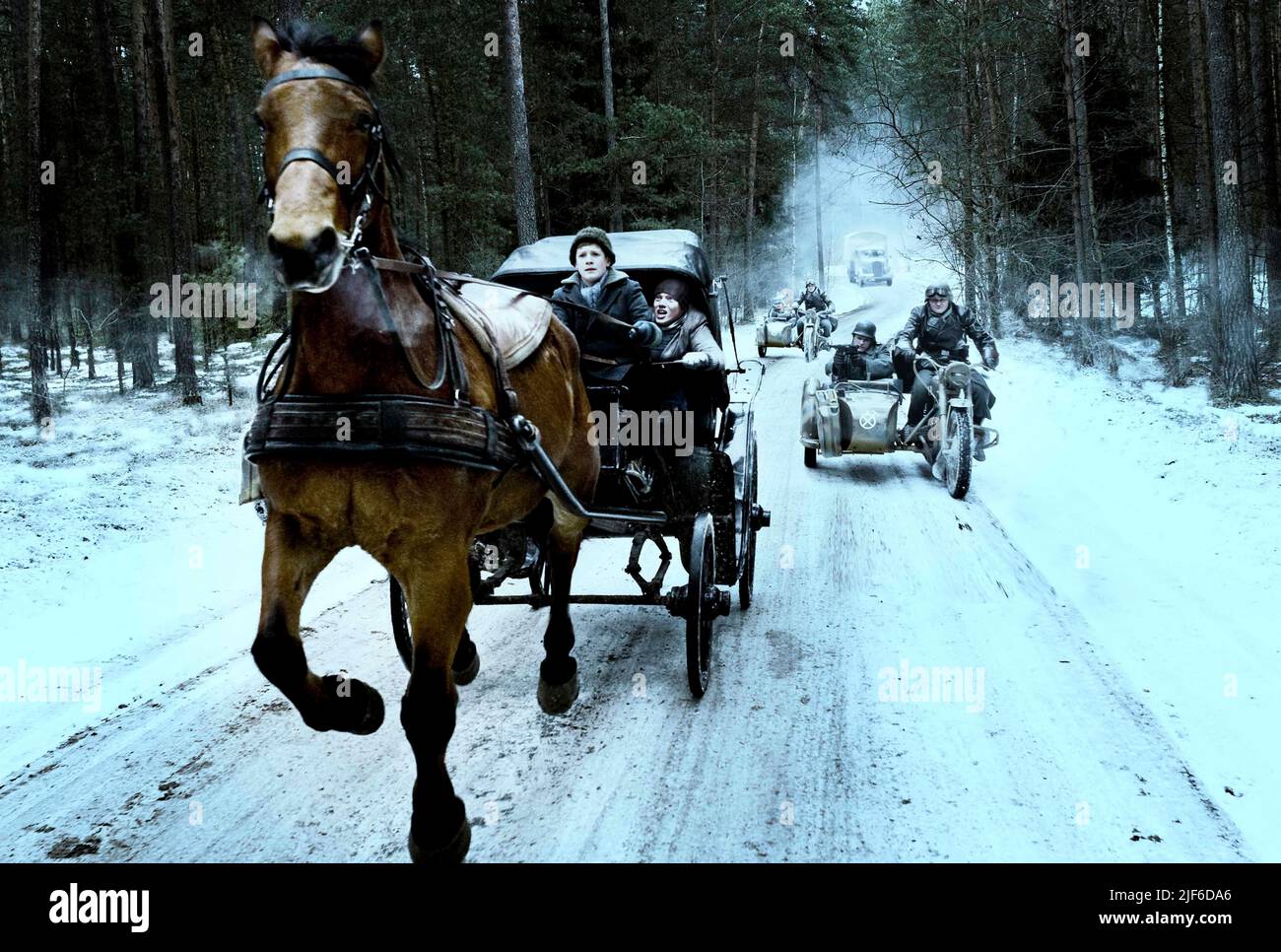 MARTIJN LAKEMEIER IN INVERNO IN TEMPO DI GUERRA (2008) -titolo originale: OORLOGSWINTER-, diretto da MARTIN KOOLHOVEN. Credit: Isabella Films B.V. / Album Foto Stock