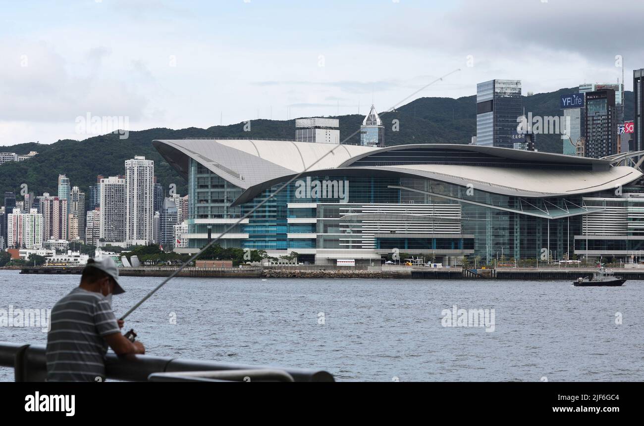 Vista del Centro Congressi ed Esposizioni di Hong Kong. Foto scattata in Central. 29JUN22 SCMP/ Edmond SO Credit: South China Morning Post/Alamy Live News Foto Stock