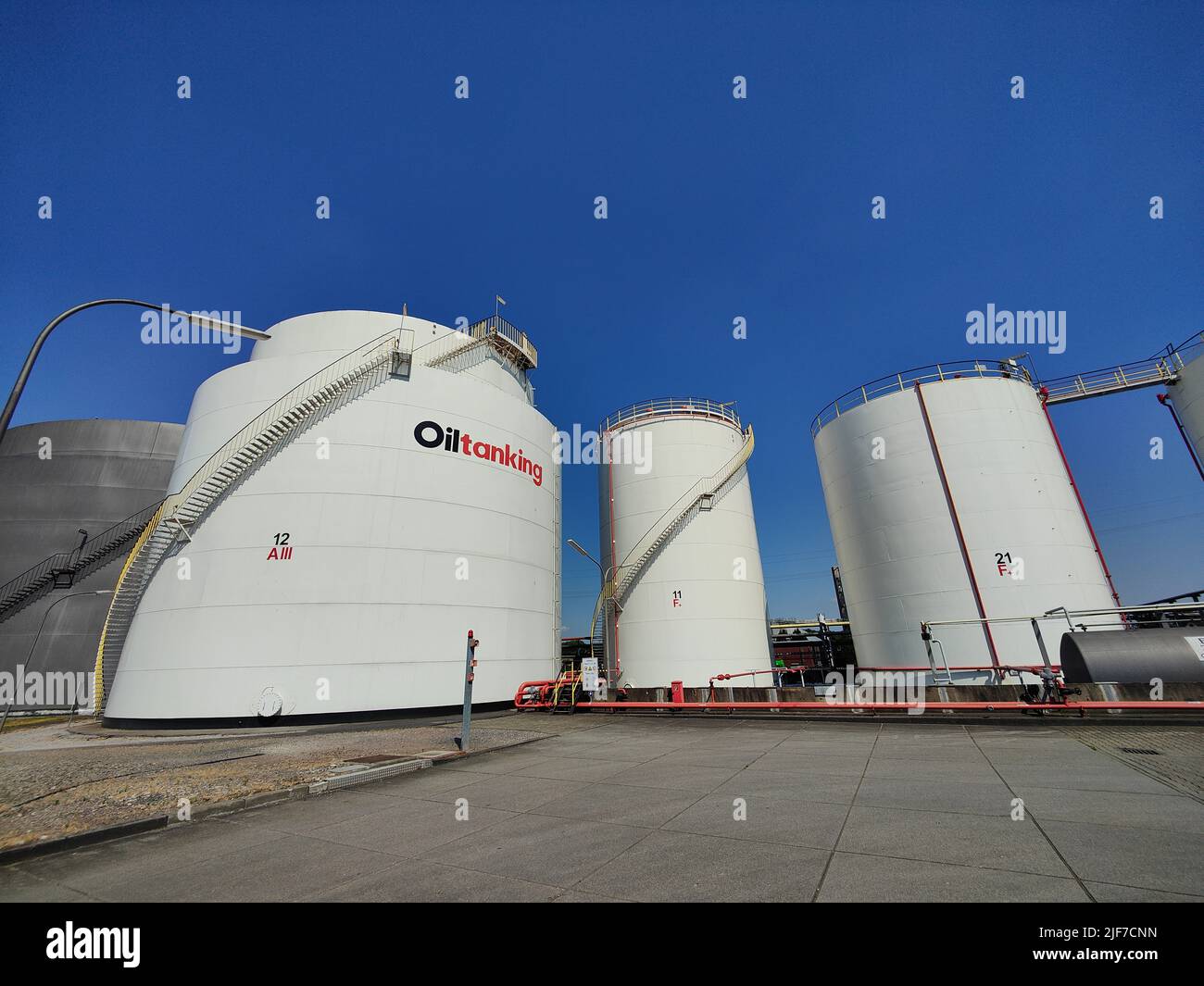 Serbatoi di olio bianco, Porto di Hamm, Renania settentrionale-Vestfalia, Germania Foto Stock