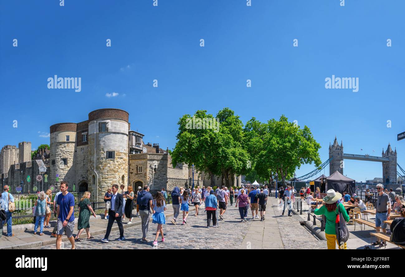 La Torre di Londra e Tower Bridge, Londra, Inghilterra, Regno Unito Foto Stock