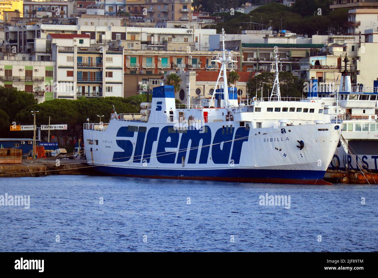 Siremar immagini e fotografie stock ad alta risoluzione - Alamy