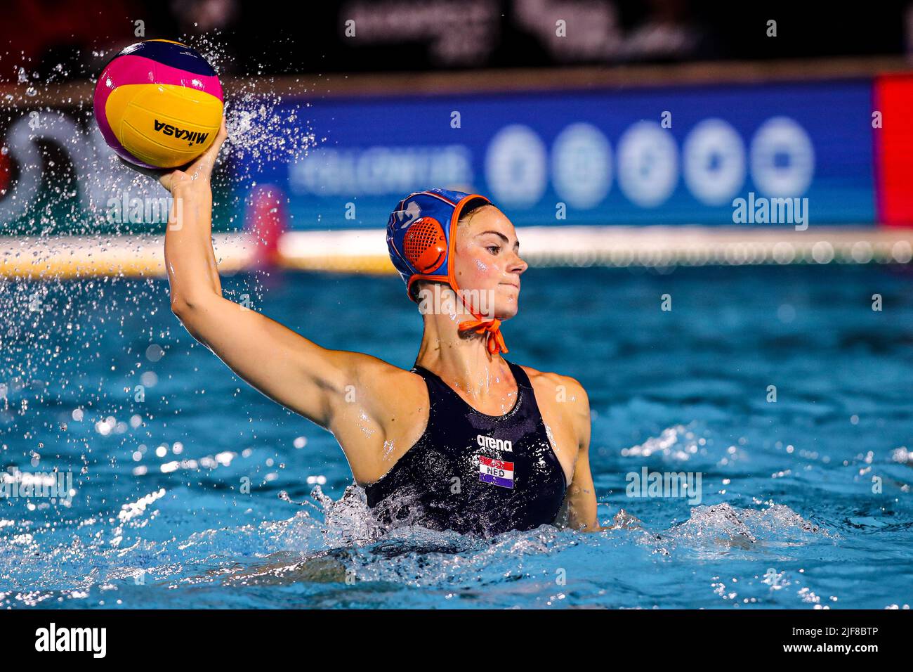 BUDAPEST, UNGHERIA - GIUGNO 30: Brigitte Sleeking dei Paesi Bassi durante i campionati mondiali FINA Budapest 2022 Semifinale partita Ungheria / Paesi Bassi il 30 giugno 2022 a Budapest, Ungheria (Foto di Albert ten Hove/Orange Pictures) KNZB Foto Stock