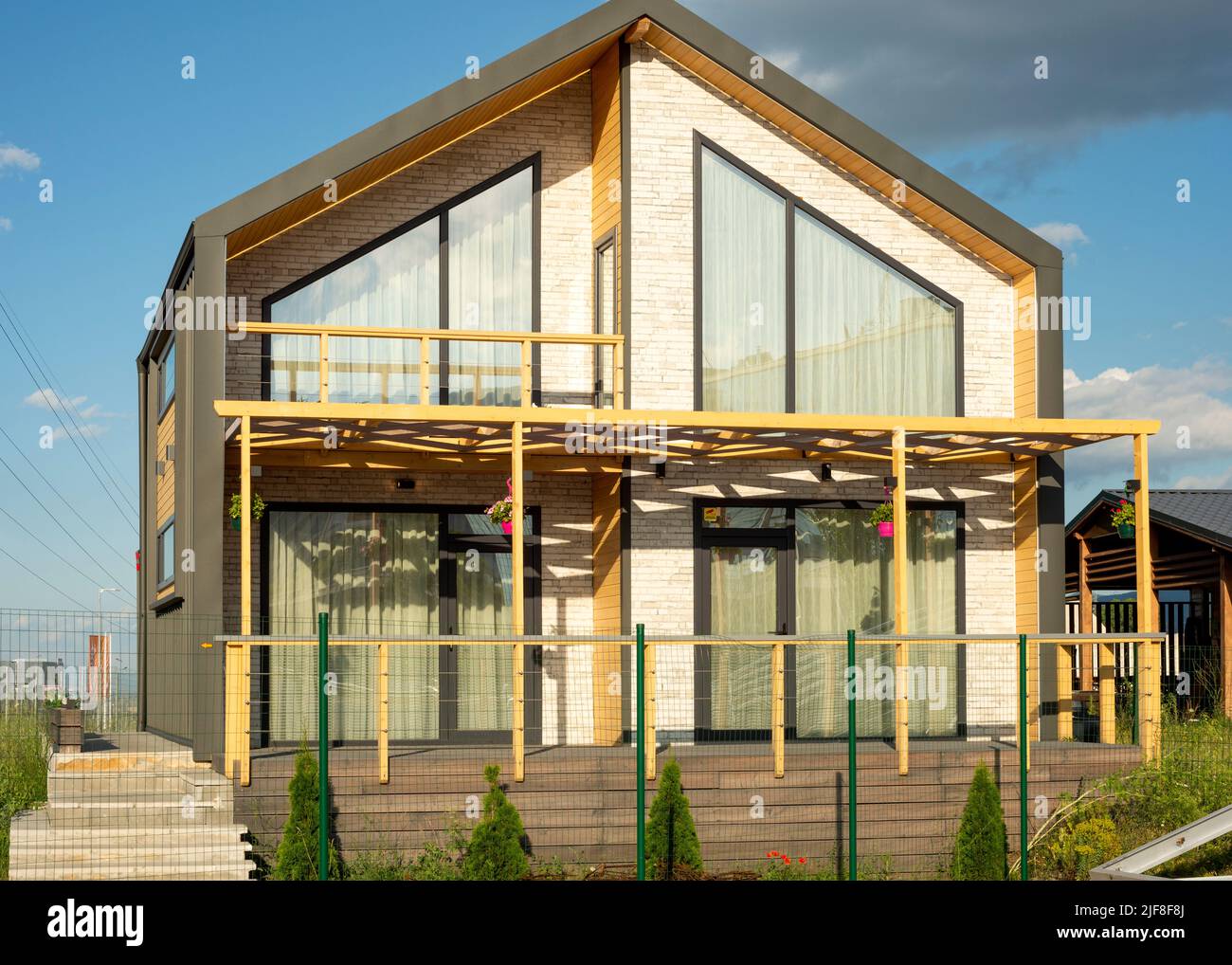 Legno, struttura in legno, prefabbricato, prefabbricato, casa, case, modulari, contenitori, flat pack, home, case, concetto, architettura, esterno, affari, Foto Stock