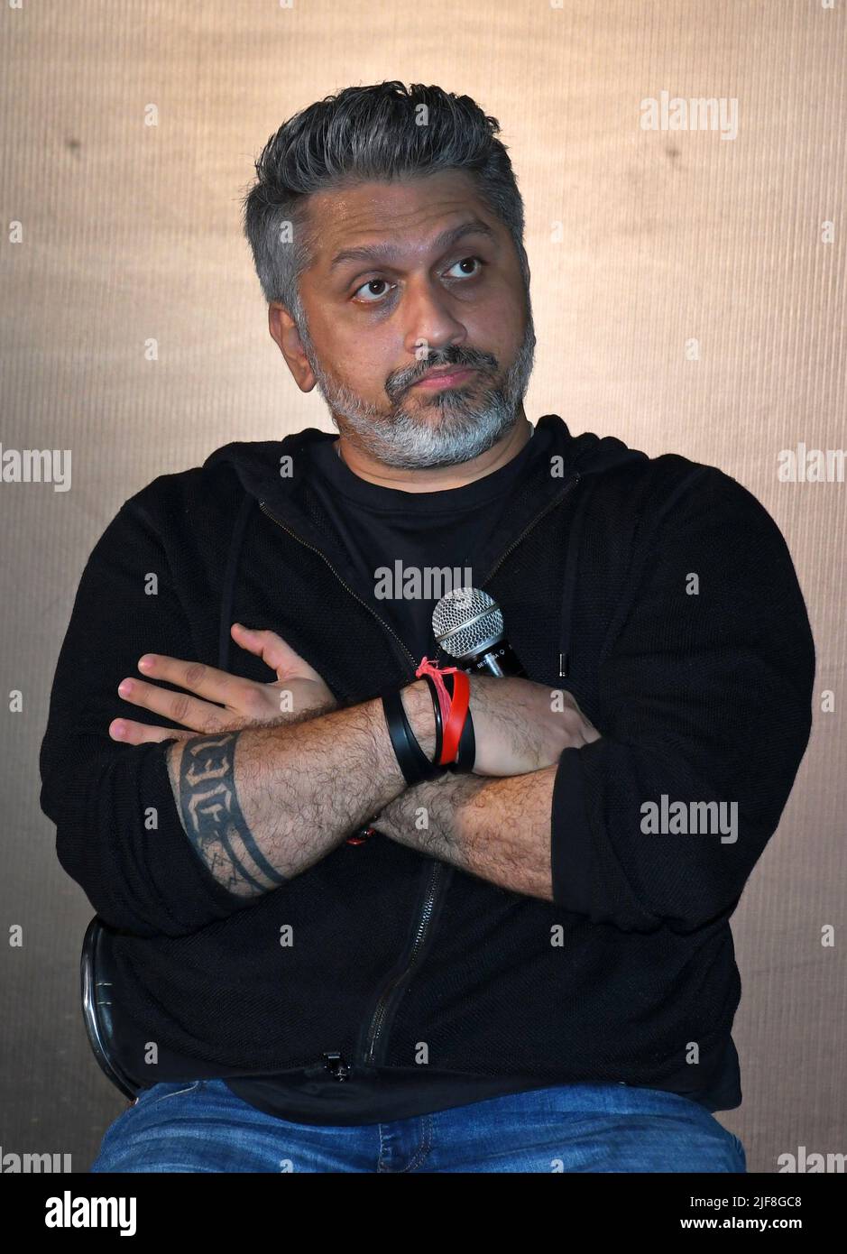 Mumbai, India. 30th giugno 2022. Il regista Bollywood Mohit Suri è stato visto durante il lancio del trailer del suo prossimo film "Ek Villain Returns" a Mumbai. Il film sarà pubblicato in India il 29th luglio 2022. Credit: SOPA Images Limited/Alamy Live News Foto Stock