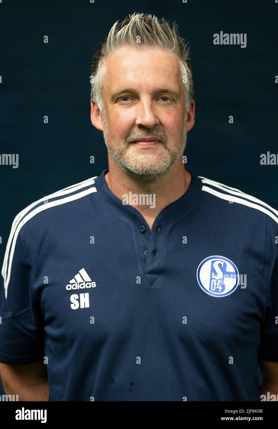 Schalke, Germania. 30th giugno, 2022. Primo: 30.06.2022, calcio: 1.Bundesliga: Stagione 2022/23 FC Schalke 04 Photo Session, Simon Henzler, Portrait Credit: dpa/Alamy Live News Foto Stock