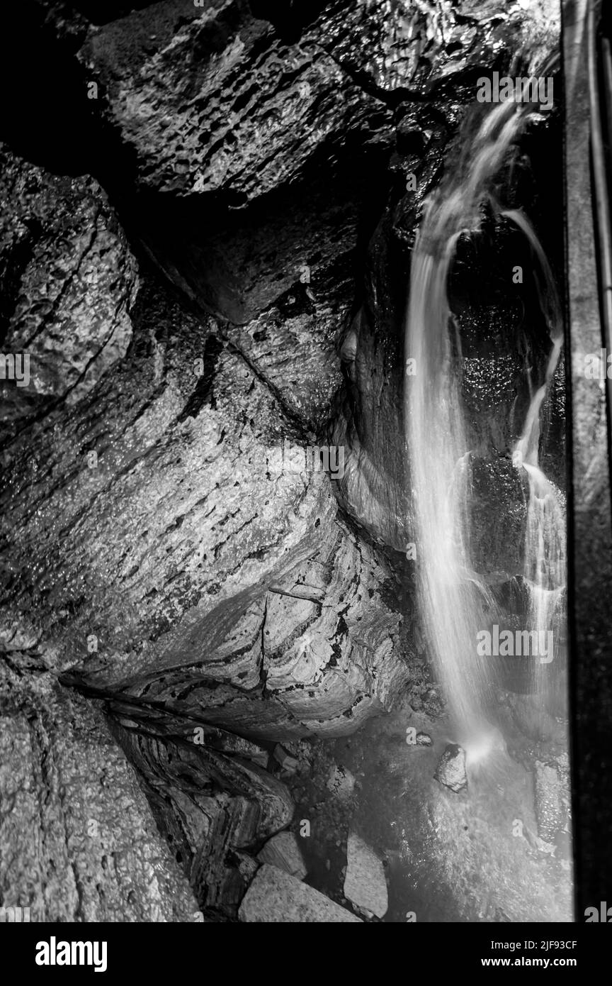 Cascata fluente sotterranea a Niagara Cave, Minnesota Foto Stock