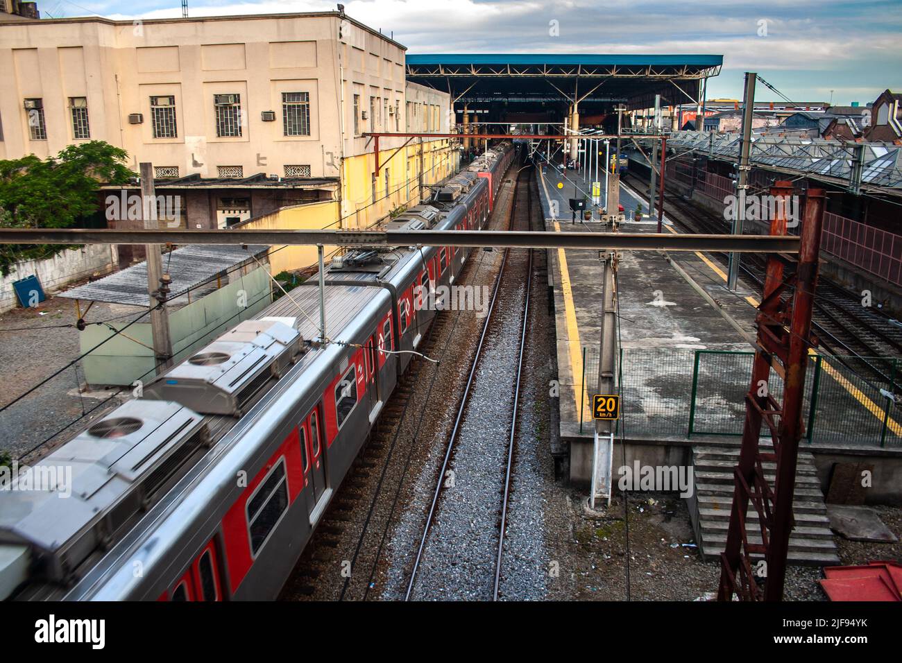 San Paolo, Brasile, 19 maggio 2012. Vista della piattaforma della stazione di Bras a Sao Paulo. Questa stazione serve sia la metropolitana che il CPTM ed e' anche conosciuta come Foto Stock