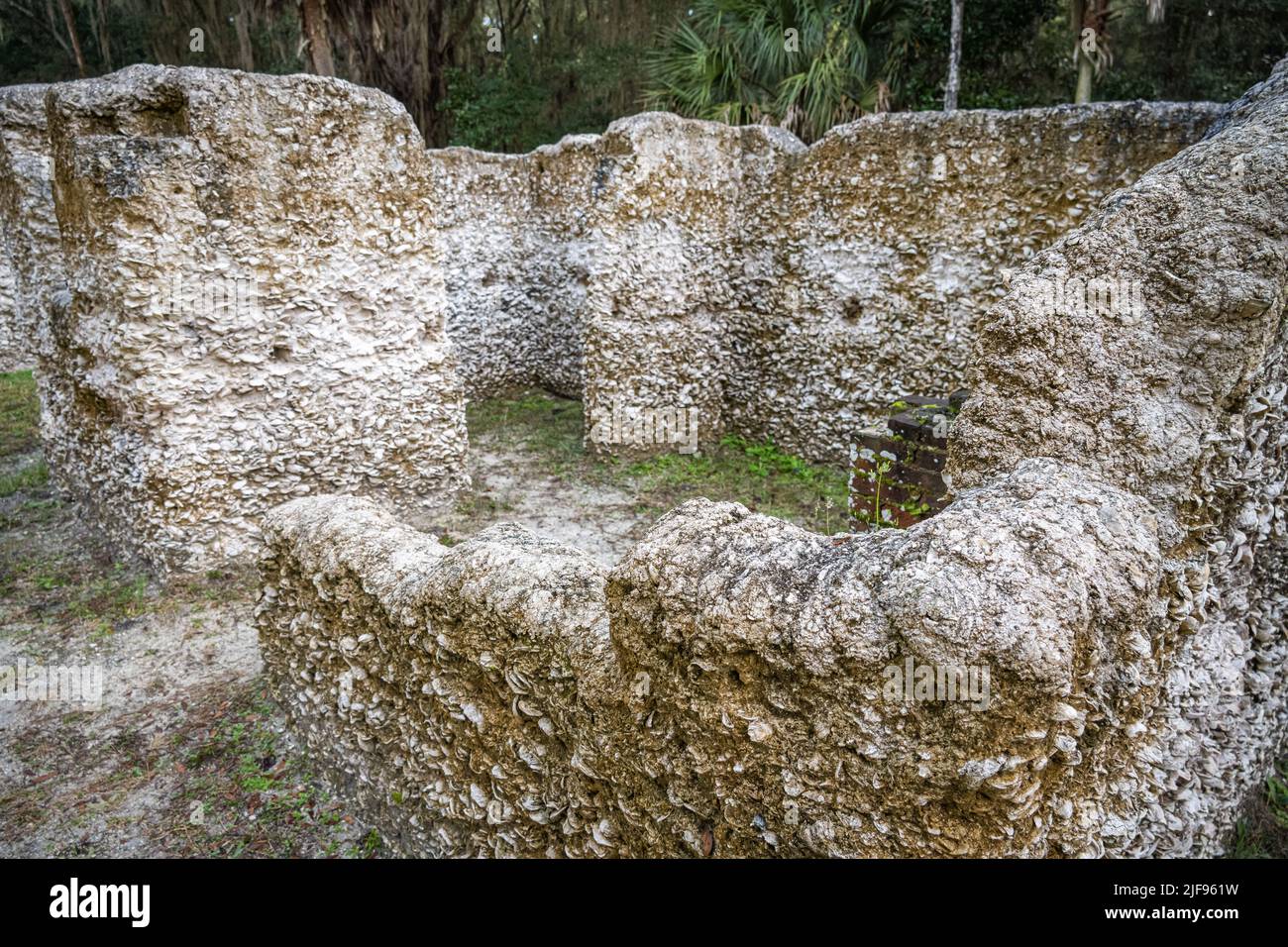 Rovine della casa degli schiavi a Kingsley Plantation sull'isola di Fort George a Jacksonville, Florida. (USA) Foto Stock