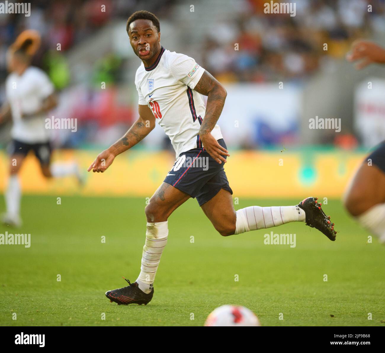 Inghilterra / Ungheria - Lega delle Nazioni UEFA. 14/6/22. Raheem Sterling durante la partita della UEFA Nations League contro l'Ungheria. PIC : Mark Pain / Alamy Foto Stock