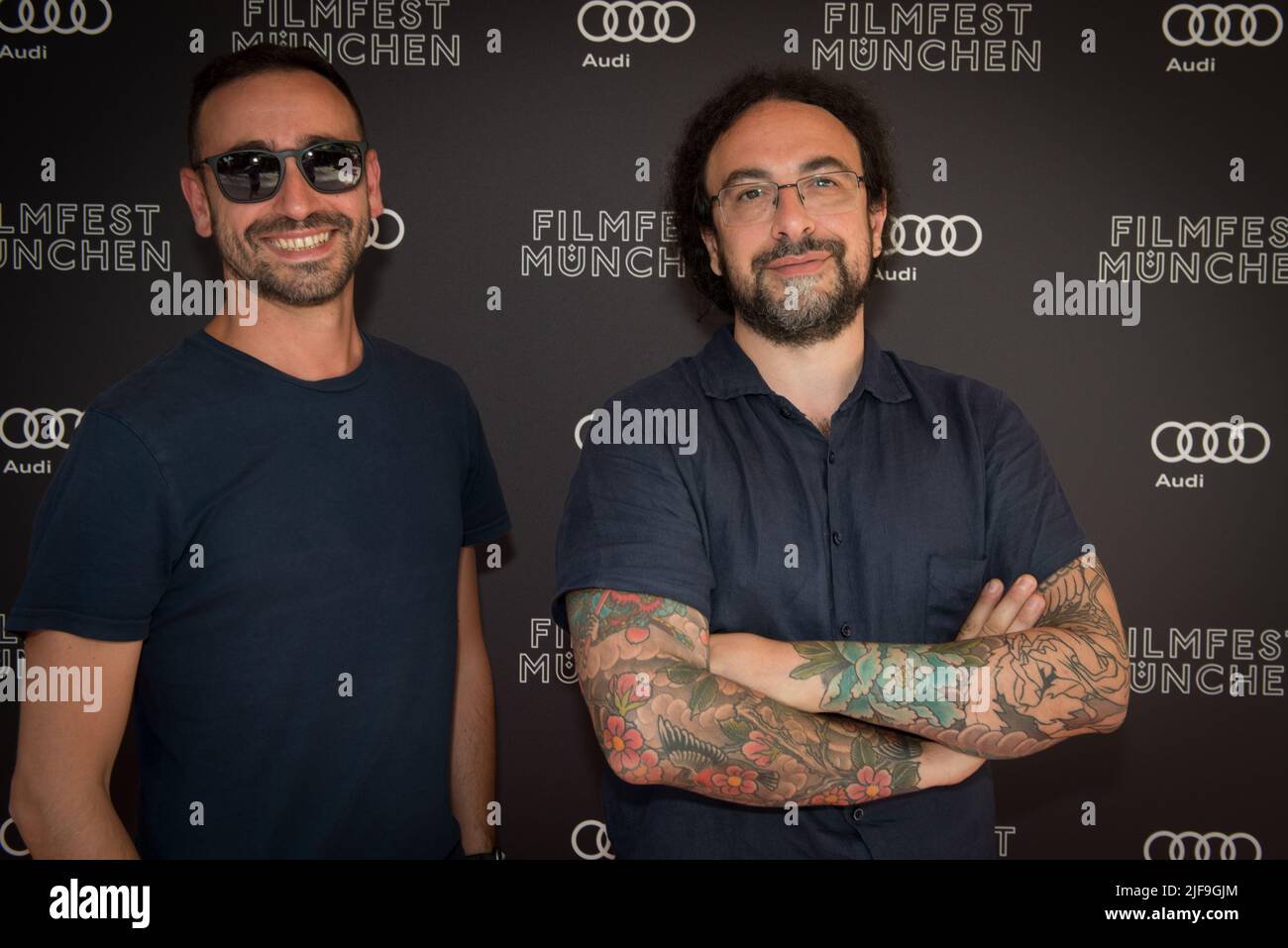 I registi Daniele Coluccini e Matteo Botrugno hanno visto prima della proiezione del suo Film EIN HAUCH LEBEN nel corso del 39. Filmfest München Foto Stock