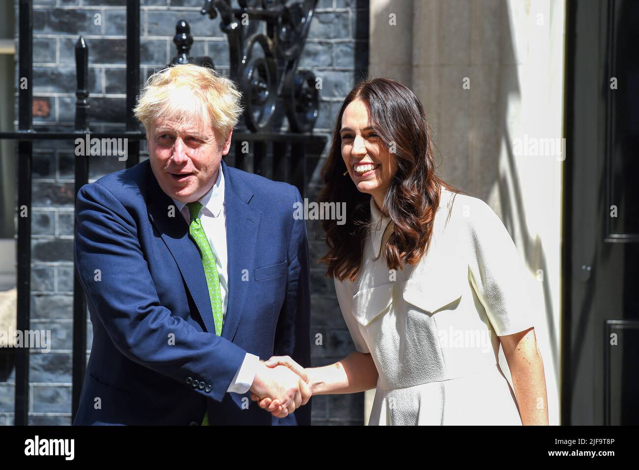 Londra, Regno Unito. 01st luglio 2022. Londra UK 1st luglio 2022Boris il primo Ministro Johnson incontra Jacinda Ardern il primo Ministro della Nuova Zelanda a Downing Street Credit: MARTIN DALTON/Alamy Live News Foto Stock